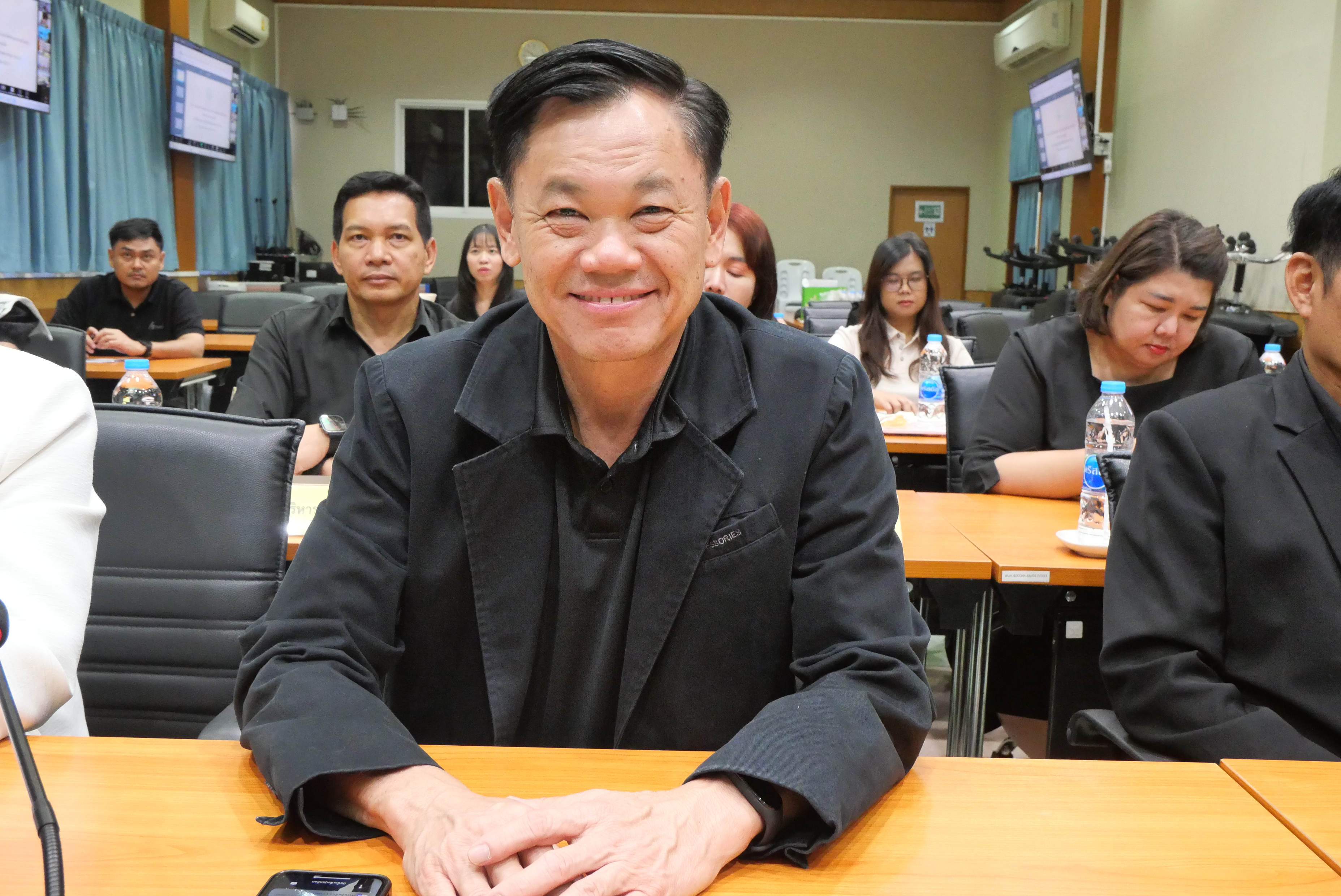 title - เลขาธิการ ส.ป.ก. เปิดการประชุม “สร้างความเข้าใจในการดำเนินโครงการและให้คำชี้แจงเกี่ยวกับการรวบรวม การเก็บข้อมูลเพื่อ ใช้ในการจัดทำแผนกำหนดตำแหน่ง เพื่อปรับปรุงการกำหนดตำแหน่งเป็นระดับสูงขึ้น ของ ส.ป.ก.”